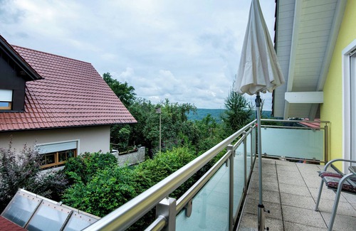 Ihrlerstein Apartment | Studio Apartment 'Mia' with Mountain View, Balcony and Wi-Fi