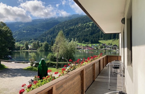 Feld am See Apartment | Studio Apartment mit Balkon, am See mit Privat Badestrand. Haustierfreundlich!