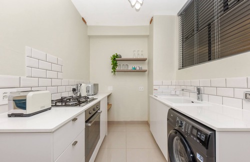 Greater Johannesburg Metropolitan Area Apartment | Studio Apartment Perfect Location