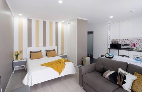 Ribeira Grande Apartment | Studio Apartment '58' with Sea View, Wi-Fi and Air Conditioning