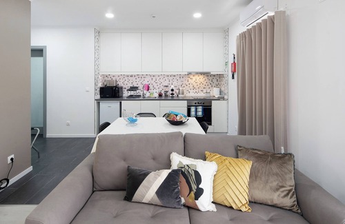 Ribeira Grande Apartment | Studio Apartment '58' with Sea View, Wi-Fi and Air Conditioning