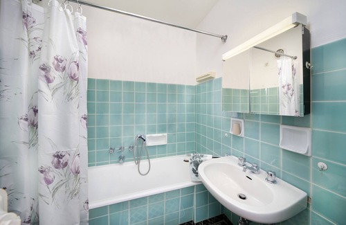 Merano Apartment | Studio Apartment 'Spiess' with Mountain View, Shared Pool and Wi-Fi