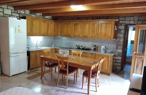 Vatsounia Apartment | Studio Apartment "Tsarouxi Village 2" with Mountain View, Private Terrace & Wi-Fi