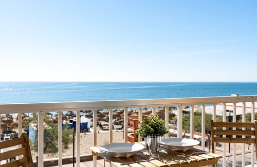 Fuengirola City Centre Apartment | Studio apartment 'Ventana al Mar' with sea-facing terrace and air conditioning