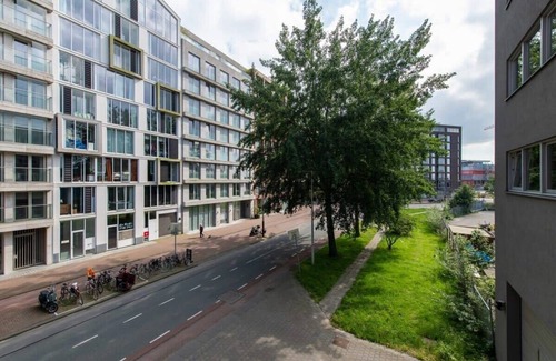Westpoort Apartment | Studio Apartment with Balcony