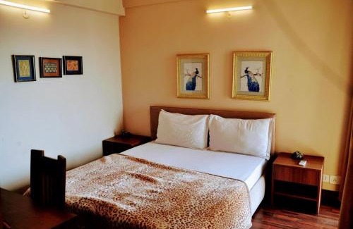 Noida Apartment | Studio Apartment with Green Lawn