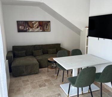 Rosny-sous-Bois Apartment | Studio Appart 35m