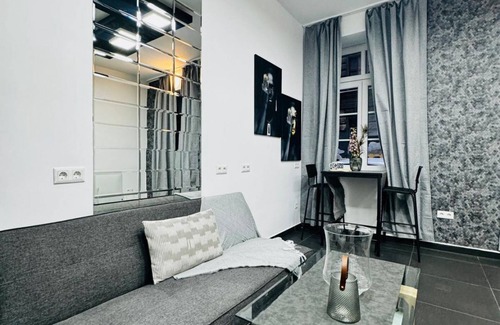 Neulerchenfeld Apartment | Studio Apt. For 3P; 15-Minutes to Rathausplatz