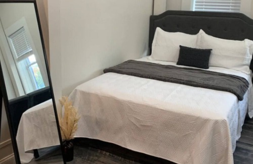 Cardozo Apartment | Studio apt on U St- 5 mins to Howard University