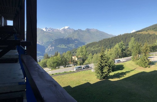 Arc-1800 Apartment | STUDIO ARCS 1800