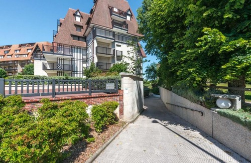 Tourgeville Apartment | Studio Armorial