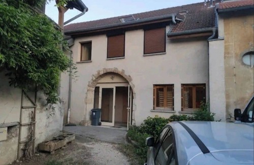 Thoraise Apartment | Studio, arrival and self-catering