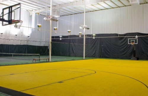 Cheat Lake Apartment | Studio at Lakeview Golf Resort w Indoor Pool & BBQ Area