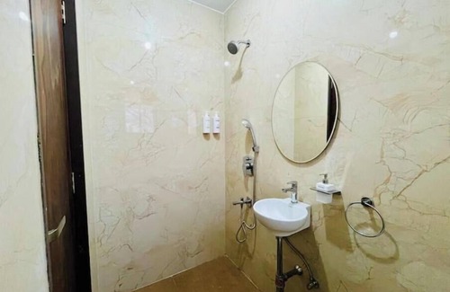 Kandivali East Apartment | Studio at Malad by THE BNB STAY