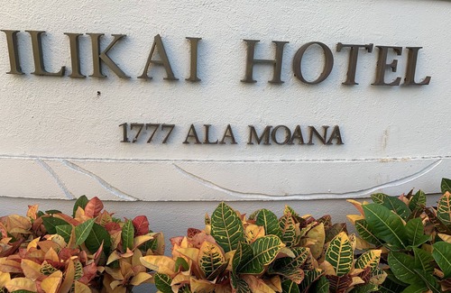 Honolulu Condo | Studio at the Famous Ilikai- just steps to the beach