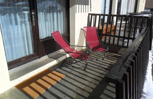 Les Deux Alpes Apartment | Studio at the foot of the Daible ski lift and ski pass office,