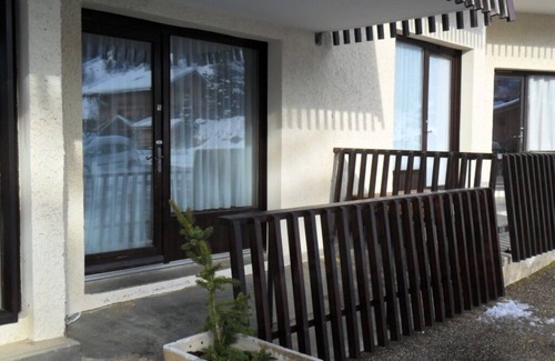 Les Deux Alpes Apartment | Studio at the foot of the Daible ski lift and ski pass office,