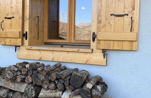 Samoens Apartment | Studio at the foot of the gondola and ski slopes