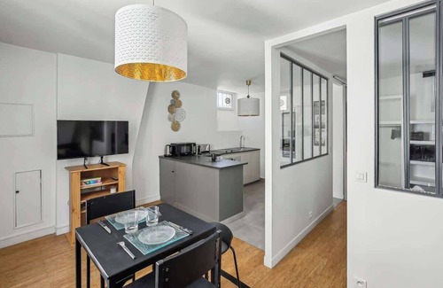 Saint-Gervais Apartment | Studio at the Heart of the Marais,Rue des Rosiers!