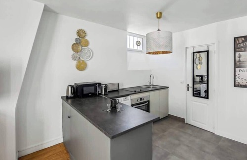 Saint-Gervais Apartment | Studio at the Heart of the Marais,Rue des Rosiers!