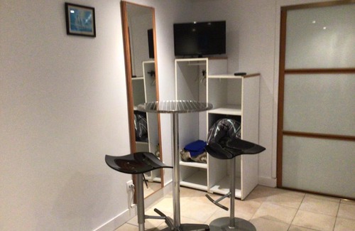 Esperance-Cottages Apartment | Studio au fond du jardin