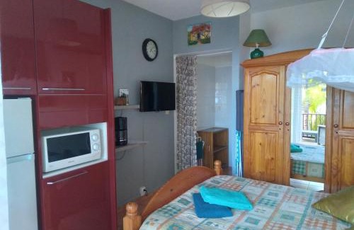 Les Avirons Apartment | Studio aux AVIRONS pour 2 personnes, avec piscine