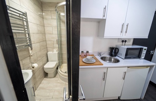 Selly Oak Apartment | Studio available close to Queen Elizabeth Hospital
