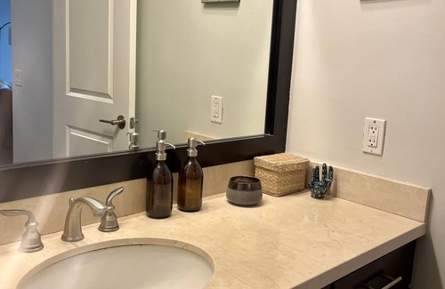 Emeryville Apartment | Studio available from 4/15 to 4/22