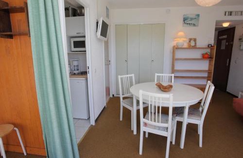 La Toussuire Apartment | Studio avec balcon : à 50 m des pistes, 150 m des commerces, 5 pers, animaux acceptés - FR-1-416-119