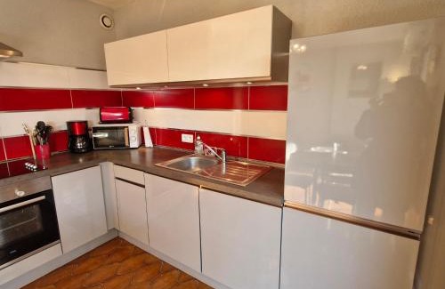 Sainte-Maxime Apartment | Studio avec coin-nuit, terrasse et parking privé près du centre de Sainte-Maxime, Golfe de Saint-Tropez - FR-1-780-60