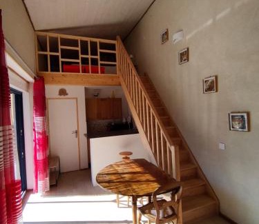 Le Cannet-des-Maures Apartment | Studio avec terrasse au calme