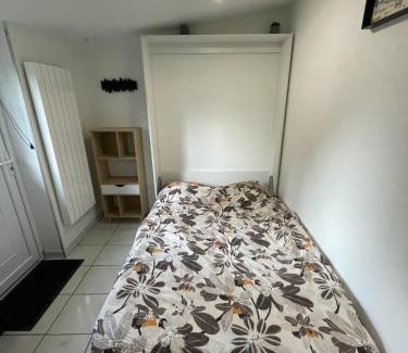 Verton House | Studio avec jardin clos