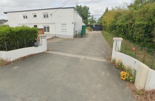 Veigne Apartment | Studio avec place de parking