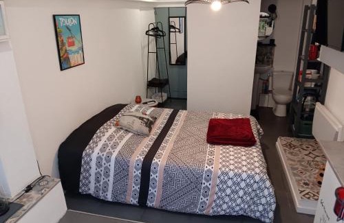 Signes Bed & Breakfast | Studio avec salle d'eau, wc et coin cuisine