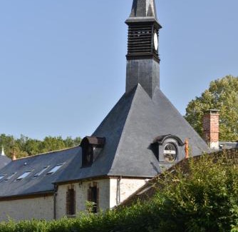 La Celle-sous-Gouzon Apartment | Studio avec spa et balnéothérapie