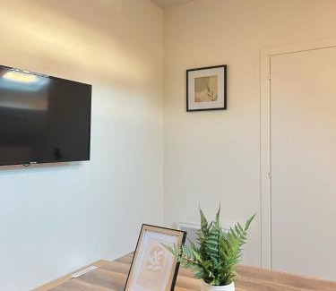 Meaux Apartment | Studio B6 - Centre-Ville Meaux - Proche Disneyland