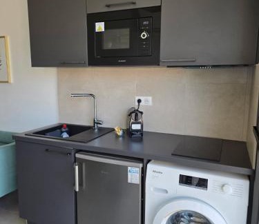 Perols Apartment | studio balcon, centre ville, parc expo, Arena