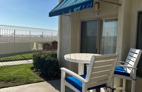 Huntington Beach Condo | Studio Beach Condo - 3 feet from the sand!