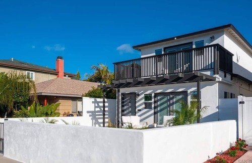 Crown Point Apartment | Studio Beach Rental in Pacific Beach, San Diego