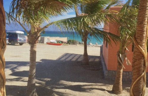 El Sargento Cottage | Studio beachfront casita King bed full kitchen-