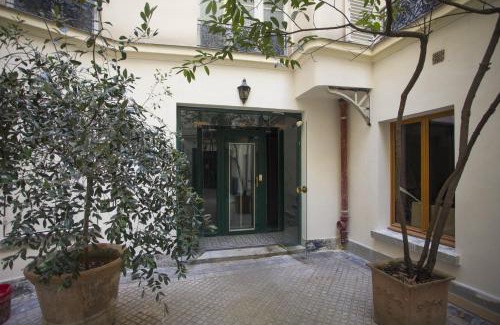 Saint-Thomas-d'Aquin Apartment | Studio Beaune