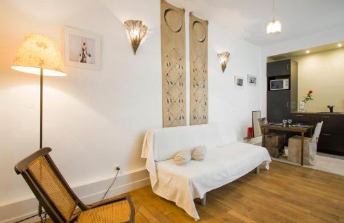 Saint-Thomas-d'Aquin Apartment | Studio Beaune