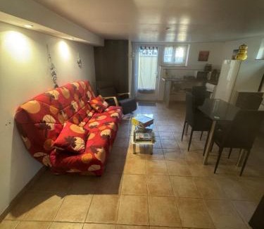 Ver-sur-Mer Apartment | studio bord de mer