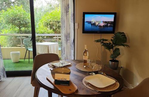 Boulouris-sur-Mer Apartment | Studio boulouris cosy proche plage