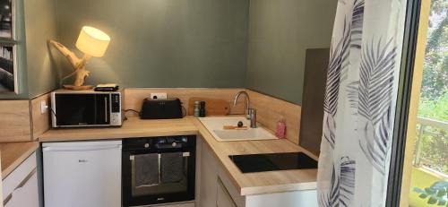 Boulouris-sur-Mer Apartment | Studio boulouris cosy proche plage