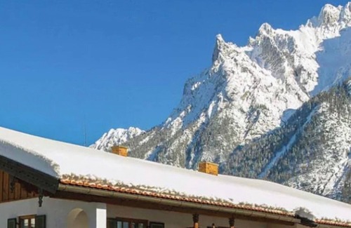 Mittenwald Apartment | Studio 'Burgberg' with Mountain View, Balcony and Wi-Fi