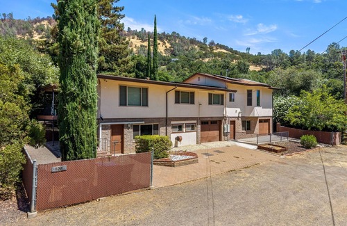 Clear Lake House | Studio by the Lake | Pool & Boat Parking