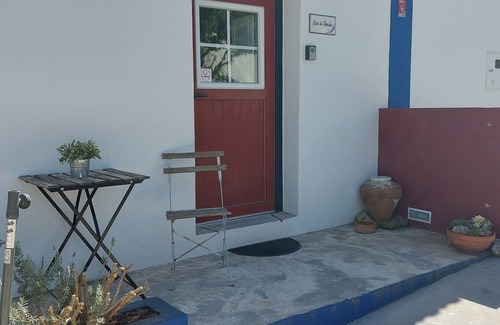 Setubal Apartment | Studio by the mountainsPet friendly