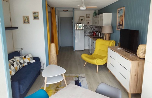 Argeles Plage Apartment | Studio cabin 4 persons in residence with swimming pool