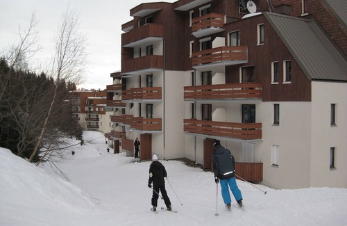 Le Pleynet Apartment | Studio cabin 4 pers. at the foot of the slopes with balcony